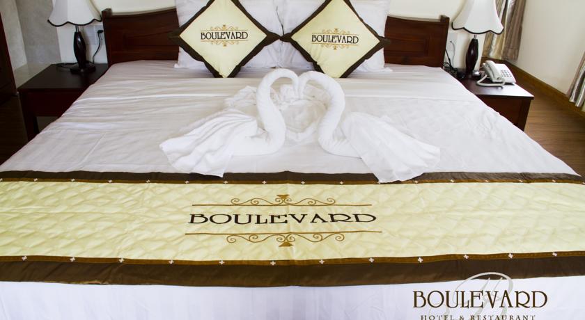 Boulevard Hotel14